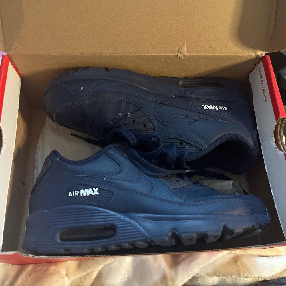 Women/Youth Sneakers